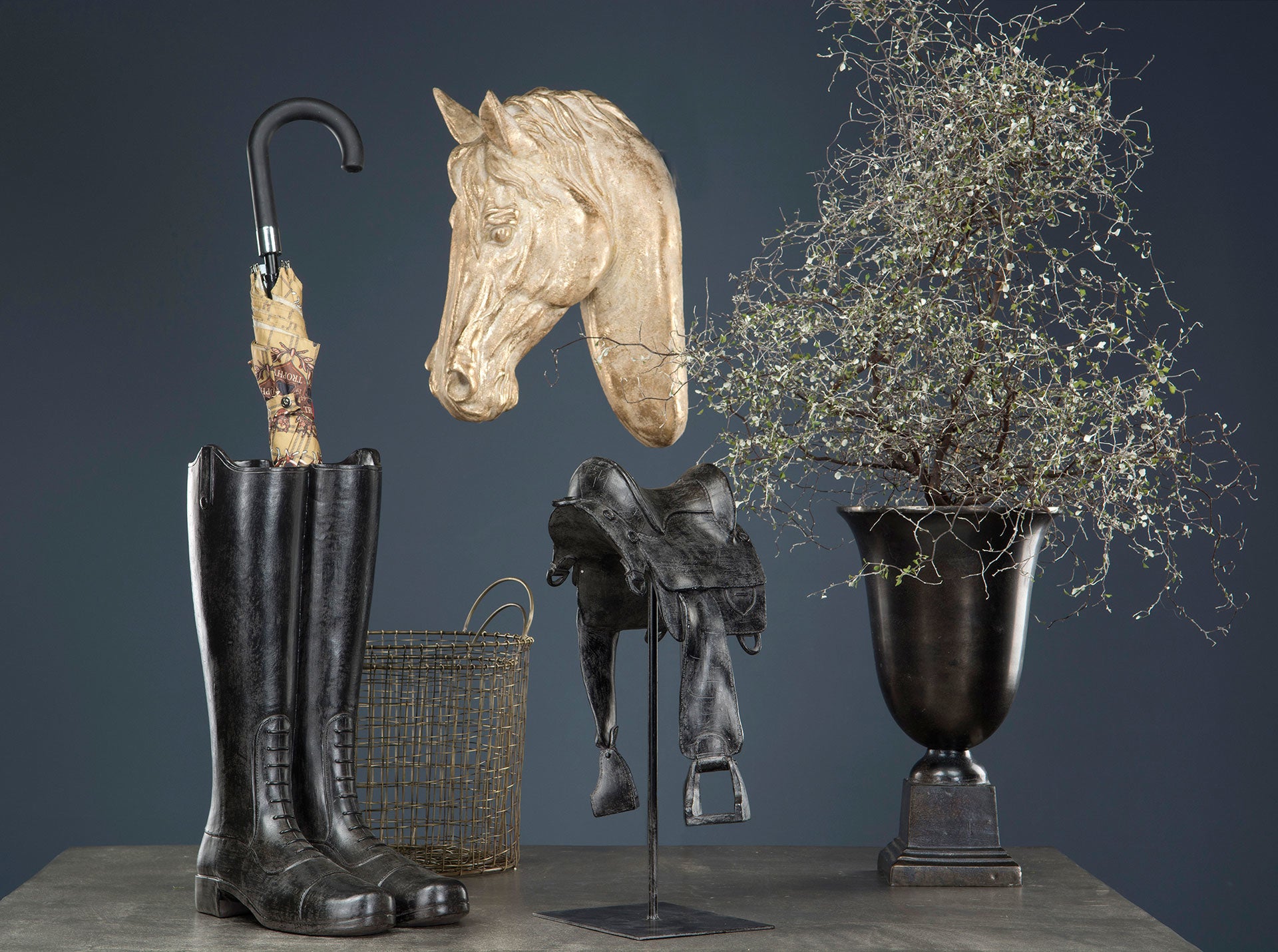 Hästsadel På Fot Brun Poly