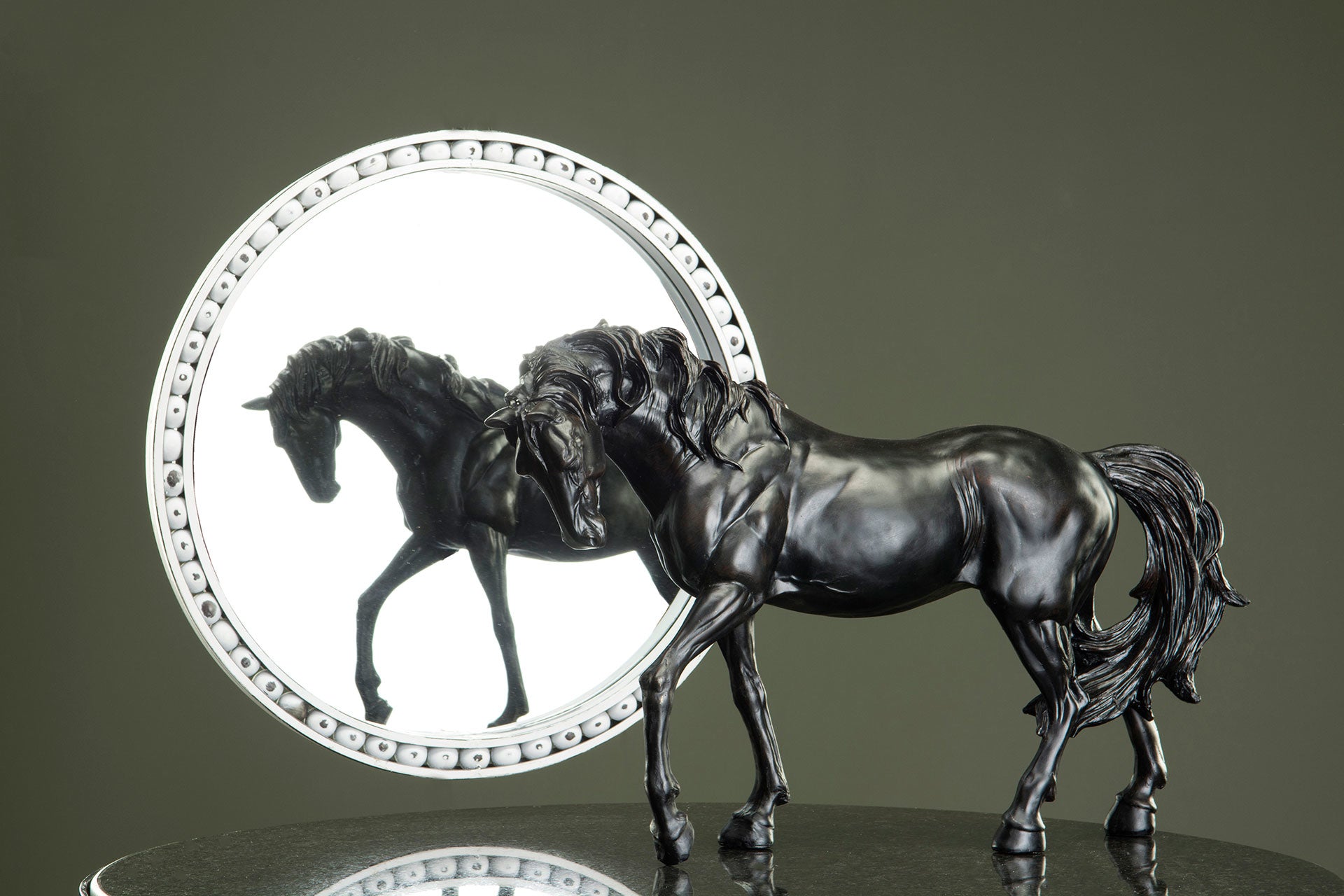 Häst Svart/Brun Poly