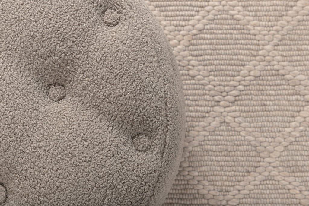 Benjamin Puff ⌀55 ⌀55 Greige