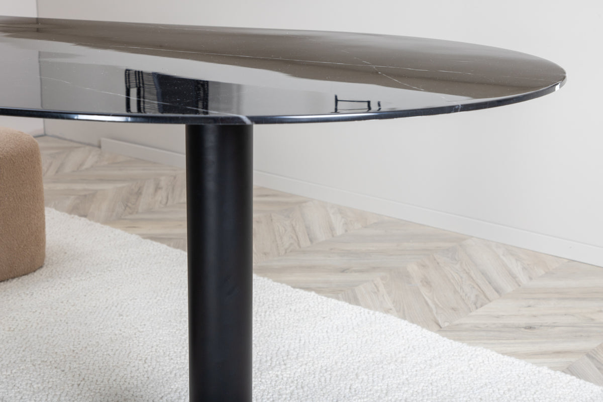 Pillan Ovala Matbord 180 x 100 Svart