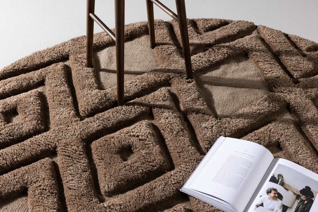 Dahlia Runda Mattor ⌀200 Mörkbrun