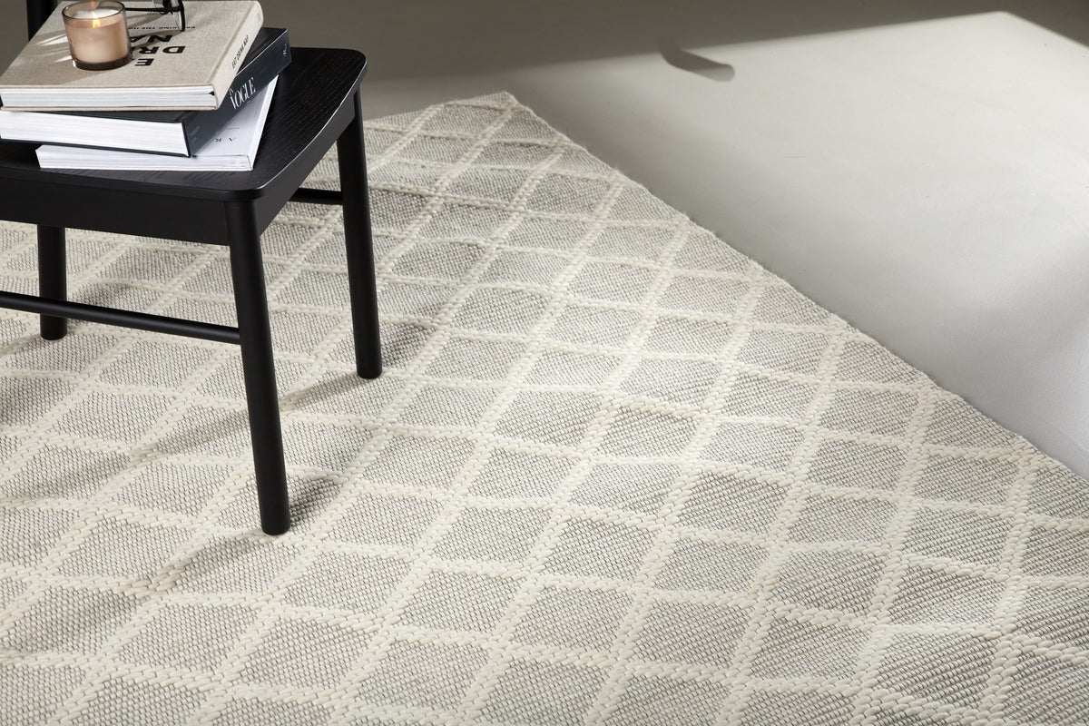 Cloudy Rektangulära Mattor 230 x 160 Off-white