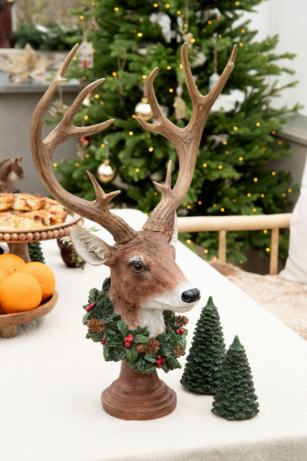 Hjort Med Krans Poly