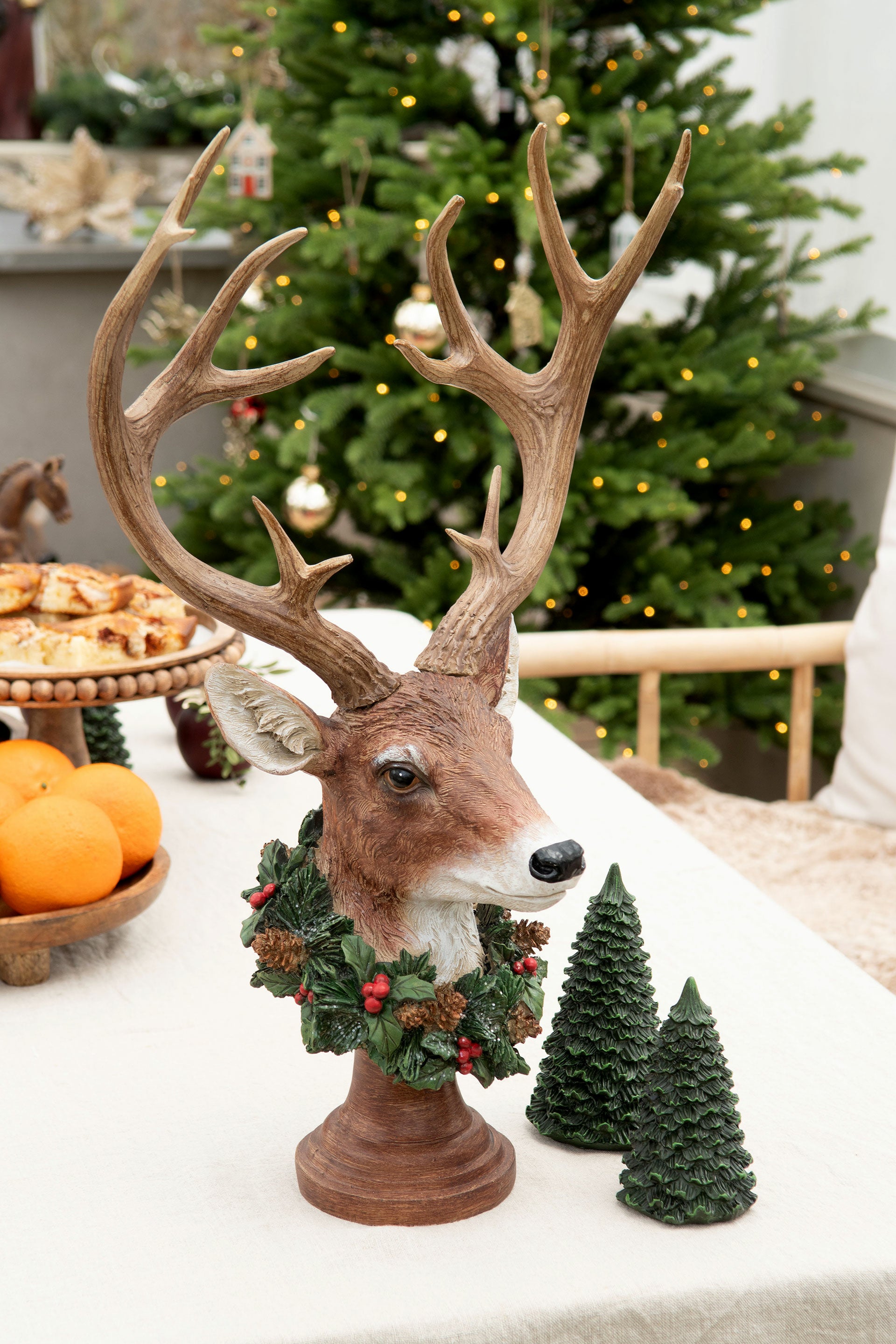 Hjort Med Krans Poly