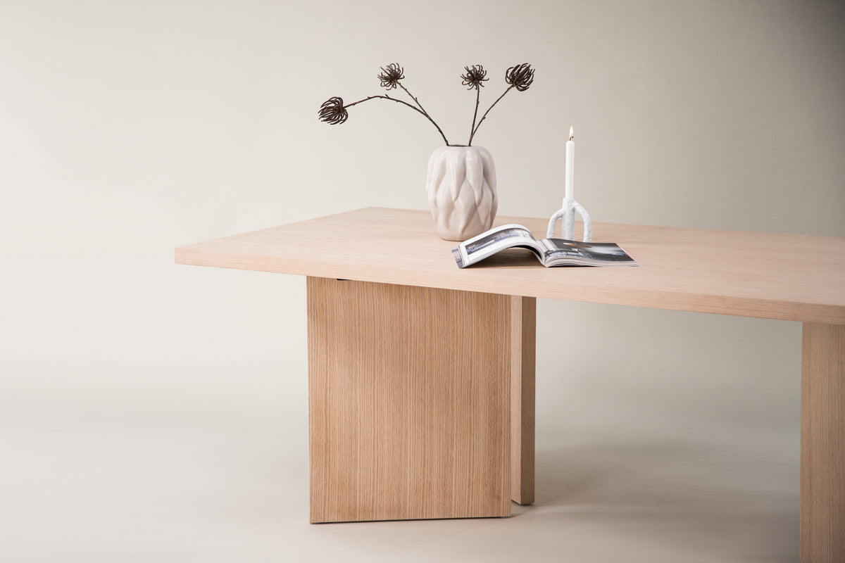 Bassholmen Rektangulära Matbord 240 x 100 Vitputsad