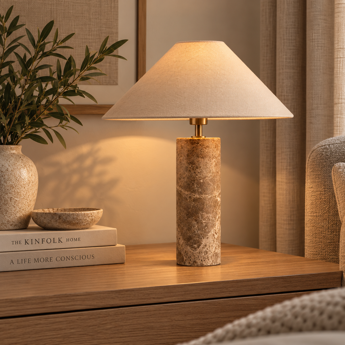 Bordslampa med marmorfot och tygskärm – bild 4