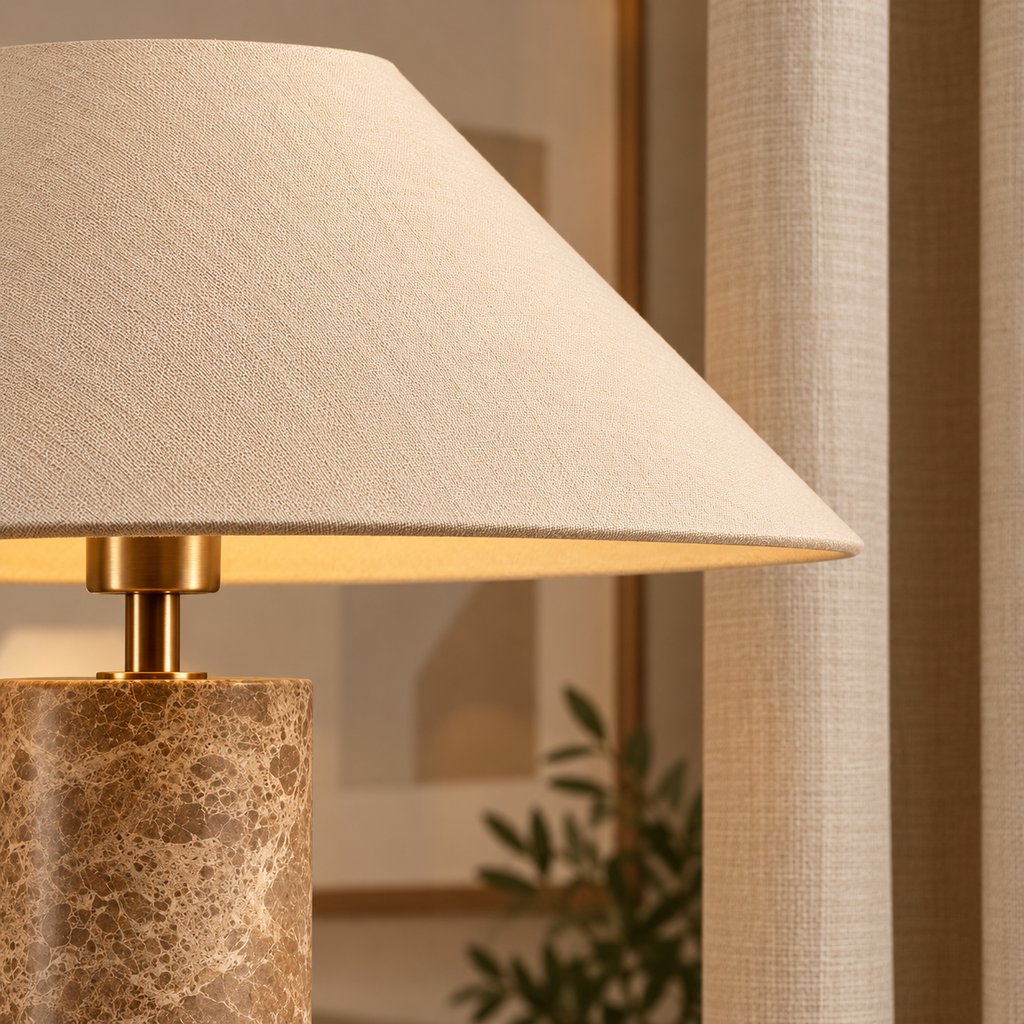 Bordslampa med marmorfot och tygskärm – bild 5
