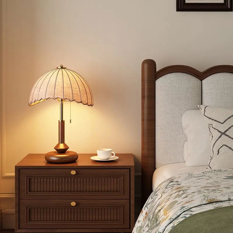 Mid-Century Wabi-Sabi Metallgolvlampa – Lyxig Stämning