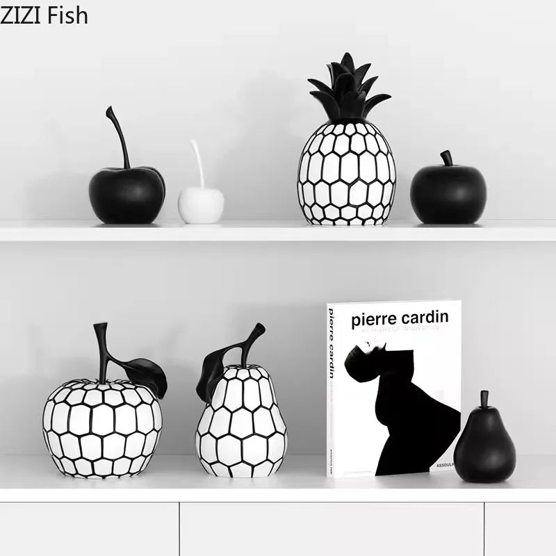 Svartvit Rand Äpple & Ananas Staty – Minimalistisk Resin Skrivbordsskulptur