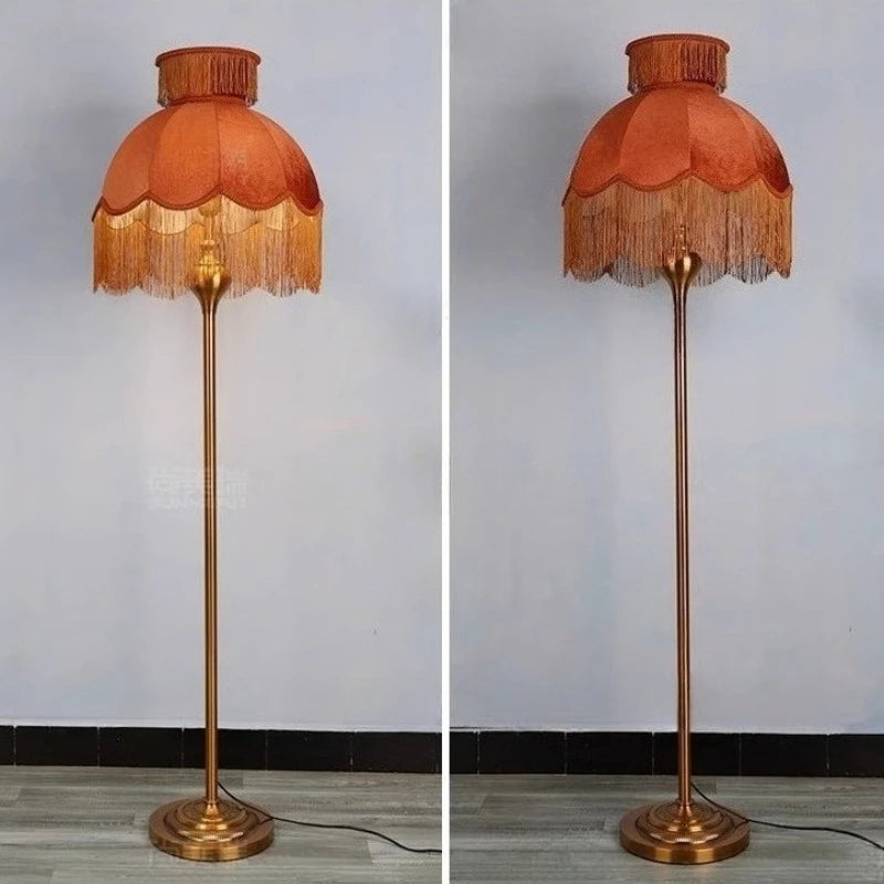Sammet Tofsgolvlampa – Lyxig Handgjord Retro