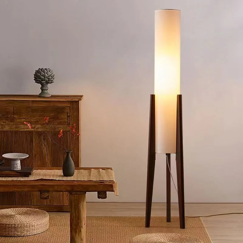 Nordisk Wabi-Sabi Trä Golvlampa – Hotell & Studierum