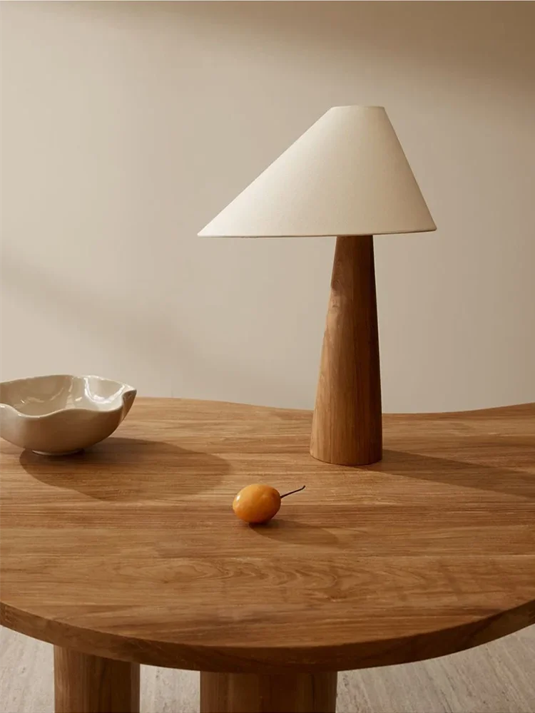Konisk Trä Golvlampa Wabi-Sabi – Vit Tyg Vardagsrum