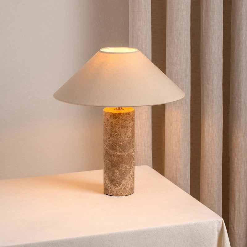 Nordisk Cylindrisk Bordslampa Marmorbas – Tyglampskärm Matsal & Sovrum