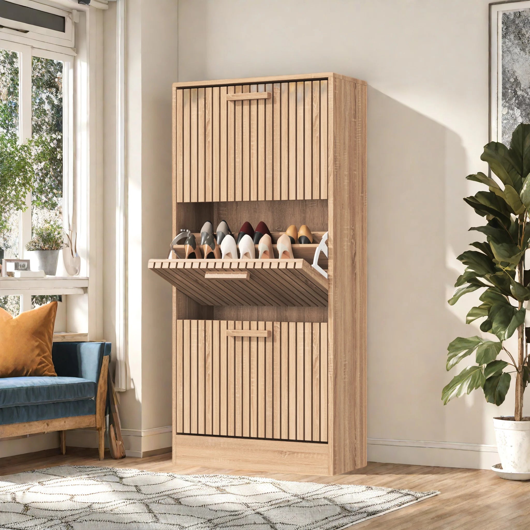 Fangange Rattan Skoskåp Smal – 3 Snedda Dörrar Trägriphandtag Andningsbara Paneler