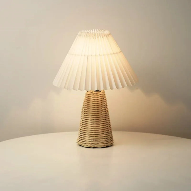 Europeisk Rattanbordslampa – Handgjord Vintage Estetisk