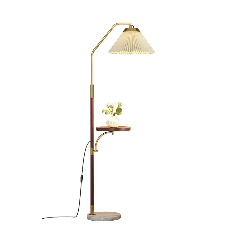 Nordisk Golvlampa Plisserad Lampskärm – Soffa & Sovrum