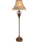 Vintage Resin Golvlampa med Fotströmbrytare – Klassisk Lantlig Vardagsrum