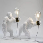Gorilla Golvlampa Resin – Kreativ Djurdekorationslampa
