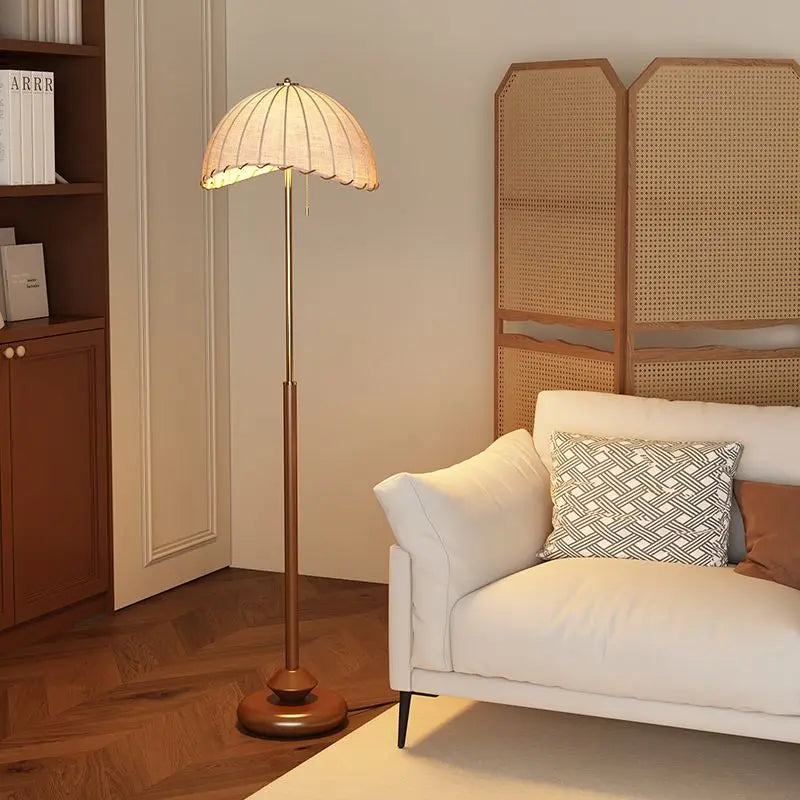 Mid-Century Wabi-Sabi Metallgolvlampa – Lyxig Stämning