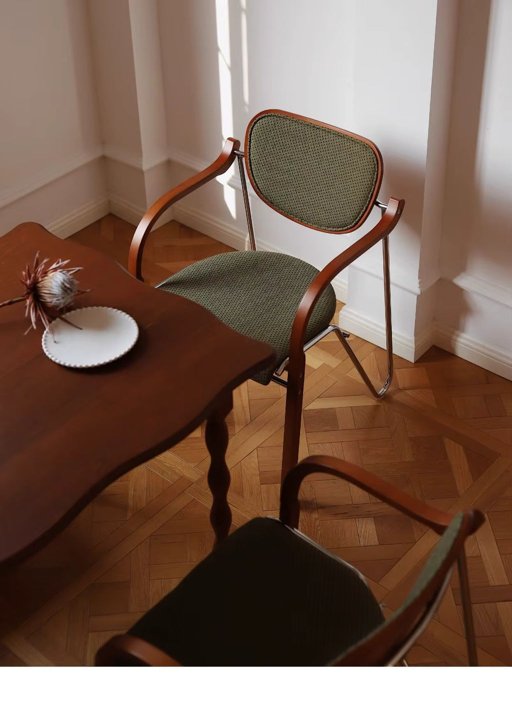 Vintage Matstol – Klädd Karmstol