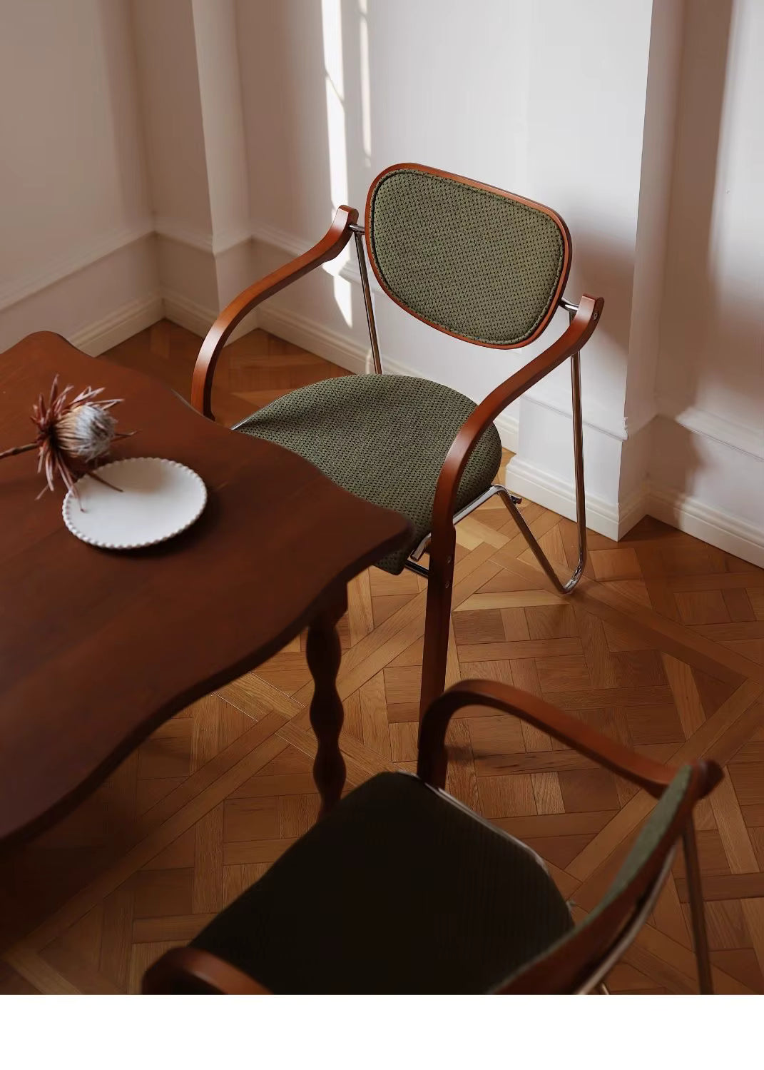 Vintage Matstol – Klädd Karmstol