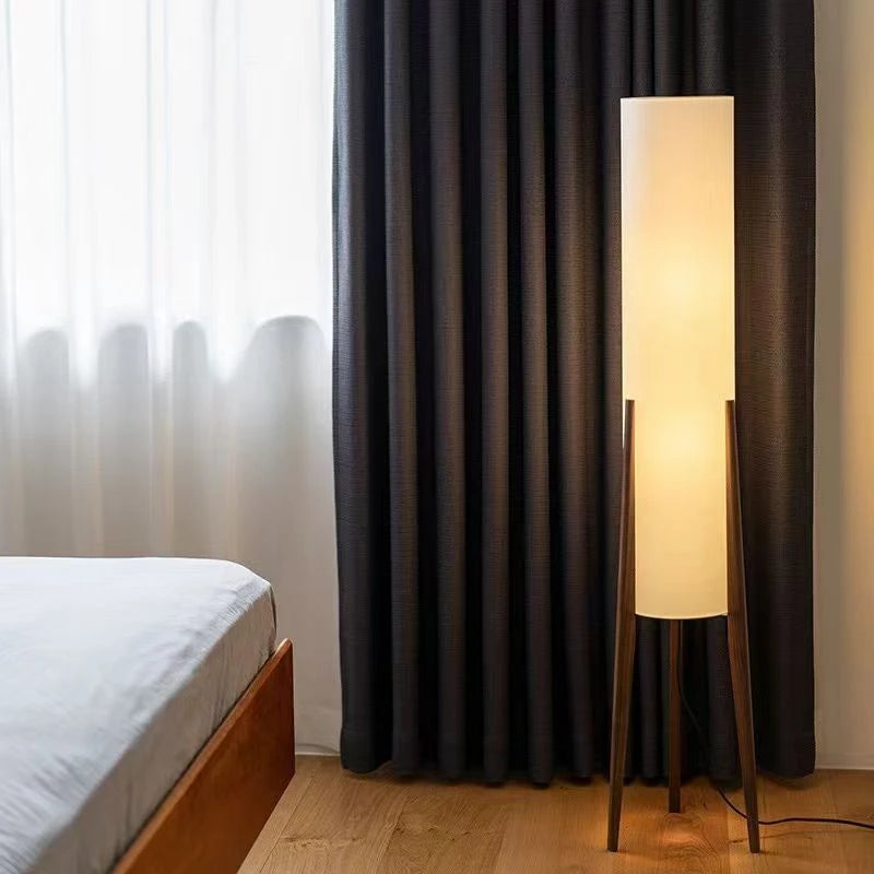 Nordisk Wabi-Sabi Trä Golvlampa – Hotell & Studierum