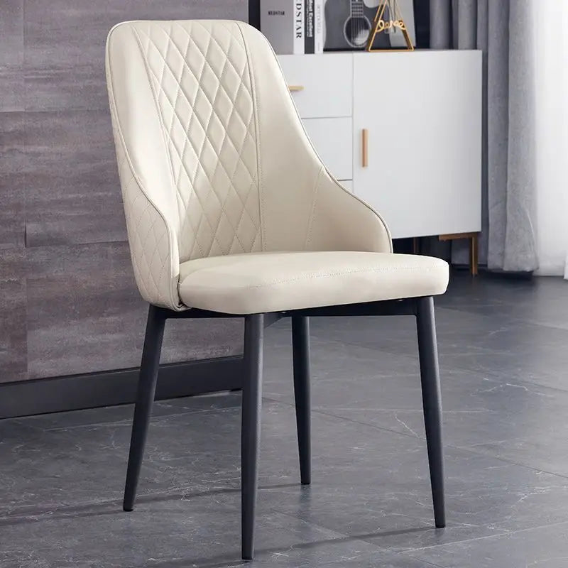 Restaurangstol UVR – Enkel & Modern