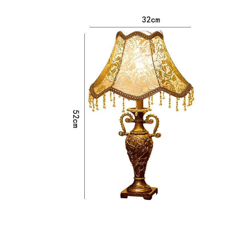 Vintage Resin Golvlampa med Fotströmbrytare – Klassisk Lantlig Vardagsrum