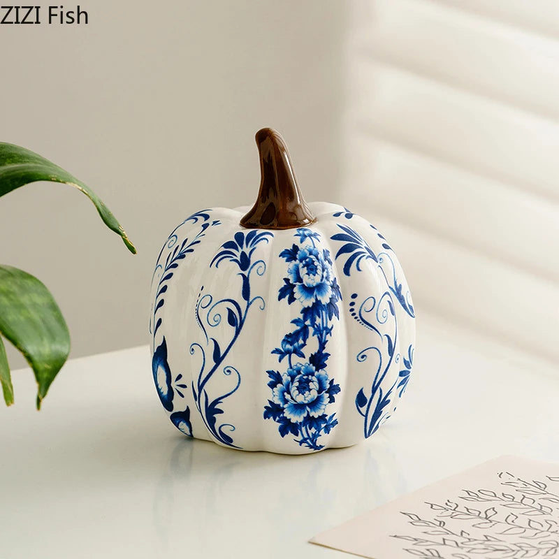 Blå & Vit Porslin Pumpa Skulptur – Kreativt Skrivbordsornament Rumsdekor