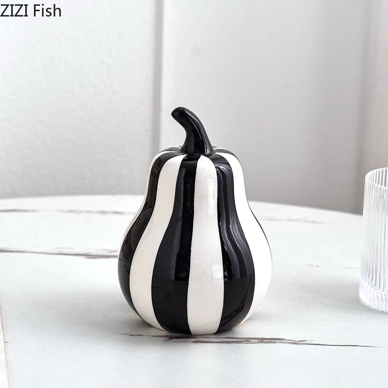 Svartvit Rand Äpple/Päron Keramikskulptur – Minimalistisk Fruktskulptur Dekor