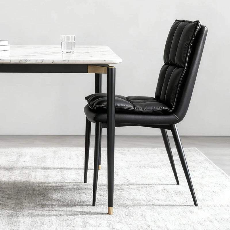 Designmatstol – Stoppad Lyxstol i Metall