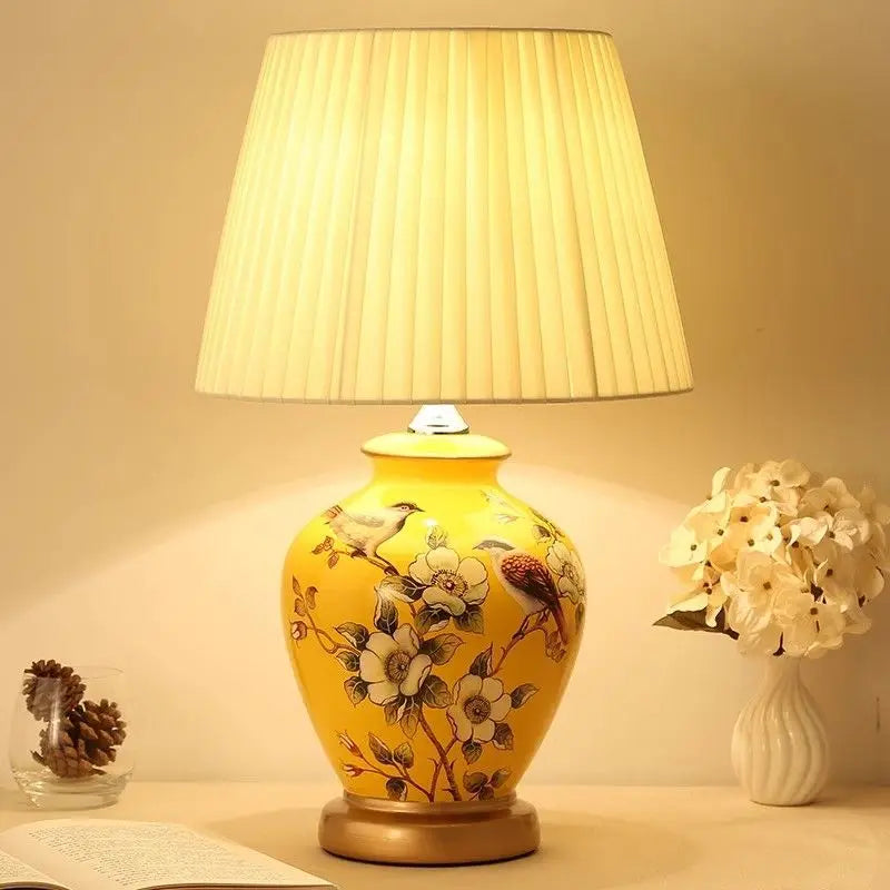 Nordisk Vintage Keramisk Bordslampa – Tyglampskärm