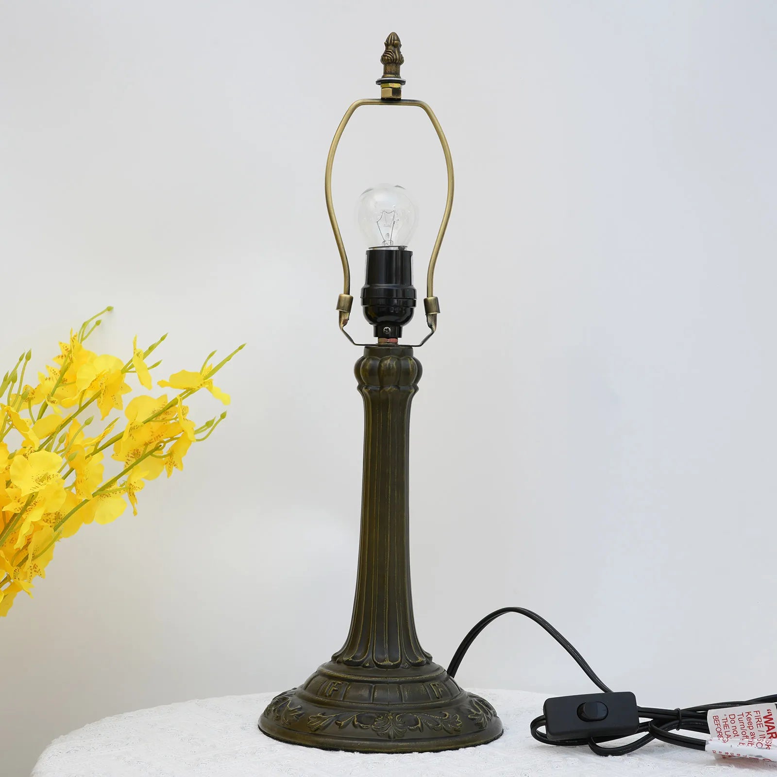 Vintage Lampfot Antik Mässing – E27/E26 för 20–30 cm Lampskärm