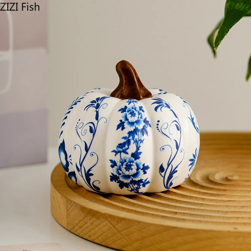 Blå & Vit Porslin Pumpa Skulptur – Kreativt Skrivbordsornament Rumsdekor