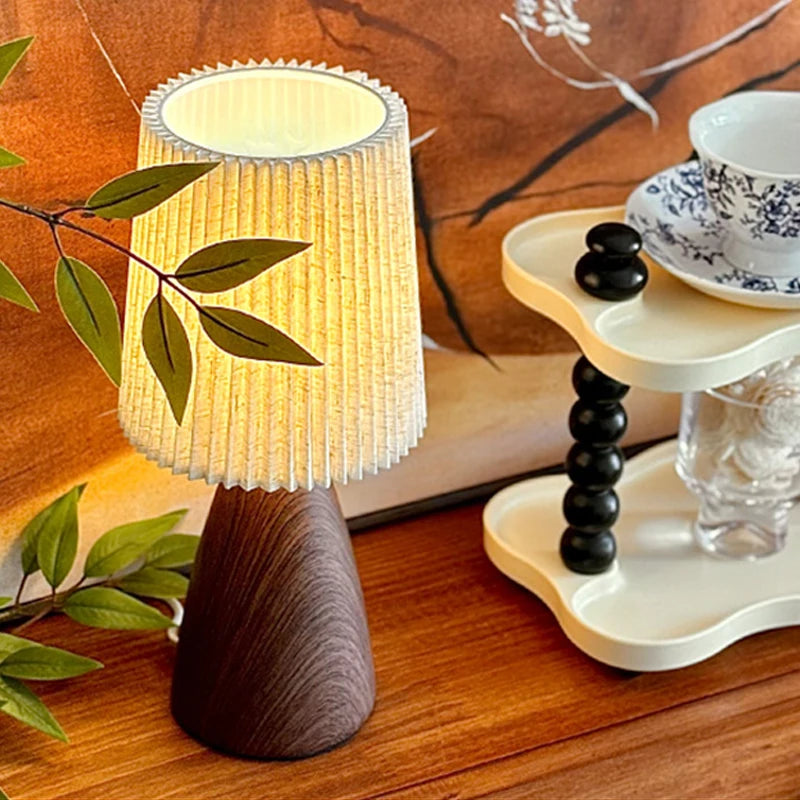 Vintage LED Bordslampa Plisserad – USB Sovrum & Studierum