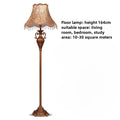 Vintage Resin Golvlampa med Fotströmbrytare – Klassisk Lantlig Vardagsrum