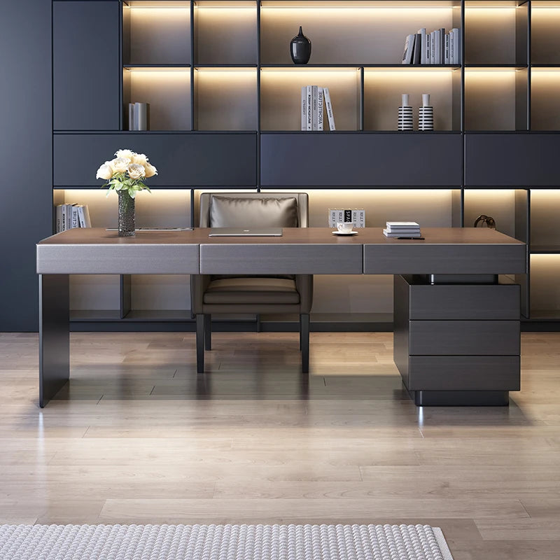 Executive Hutch Skrivbord – Förvaring & Eluttag