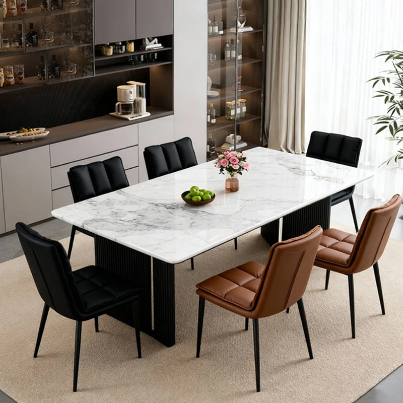 Designmatstol – Stoppad Lyxstol i Metall