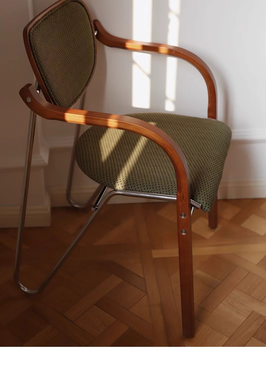 Vintage Matstol – Klädd Karmstol