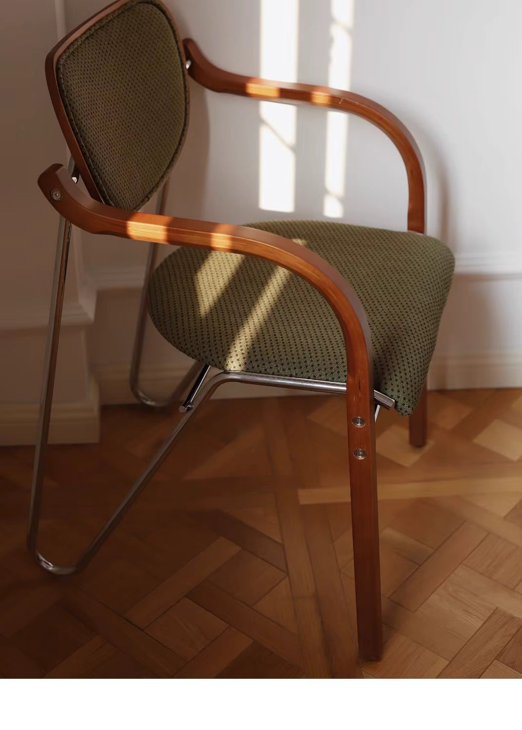 Vintage Matstol – Klädd Karmstol