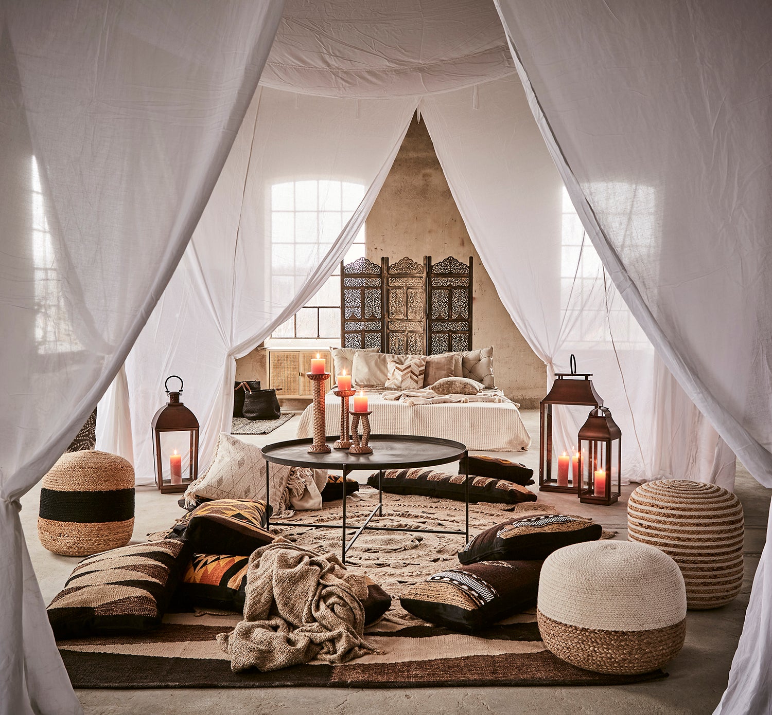 JUNI Sittpuff, Natur/elfenben